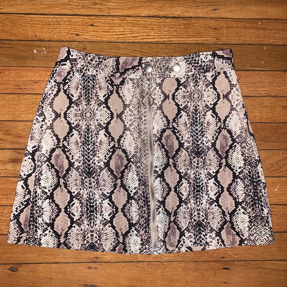 NWT Denim Snakeskin print zippered Mini Skirt